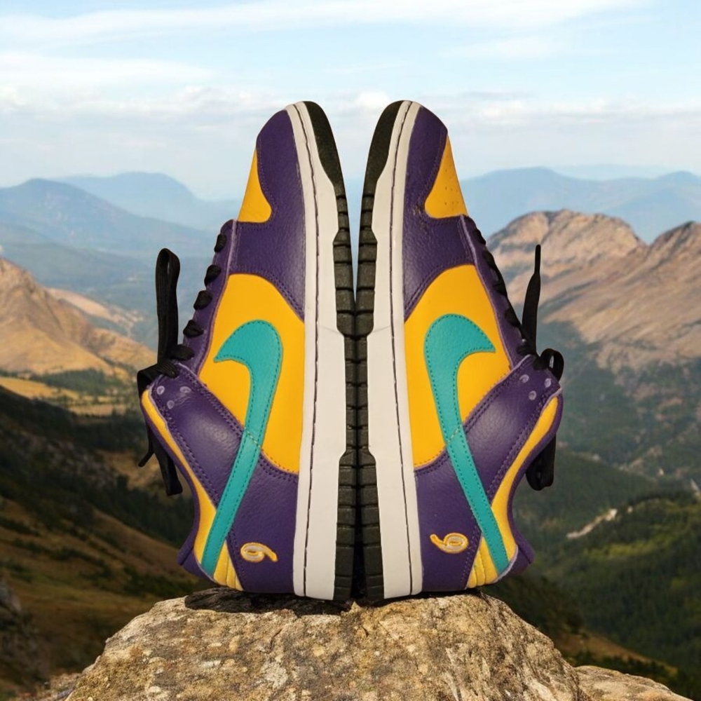 Nike Women's Size 9 Purple Lisa Leslie and Emerald mid top Sneakers. - Picture 2 of 10